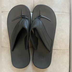 Bench Black Flip Flop Sandals - Classic Thong Style